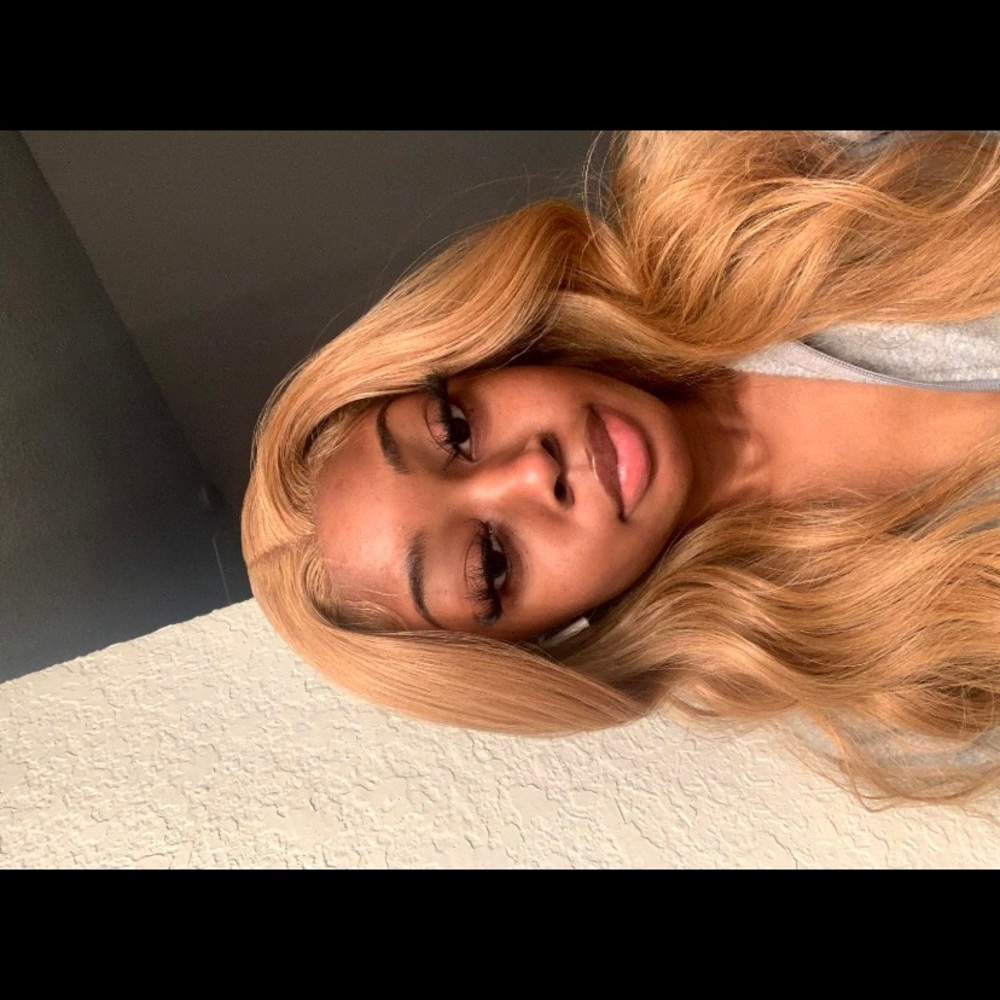 Meet your Posher, Leslie